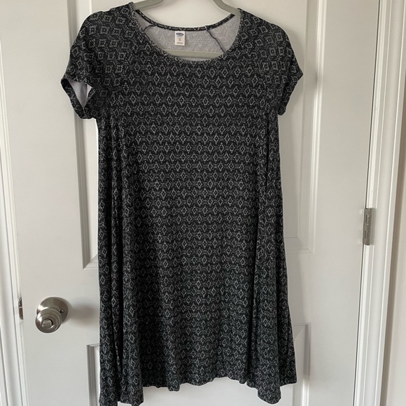 Old Navy Black and White Pattern Dress - Picture 2 of 4